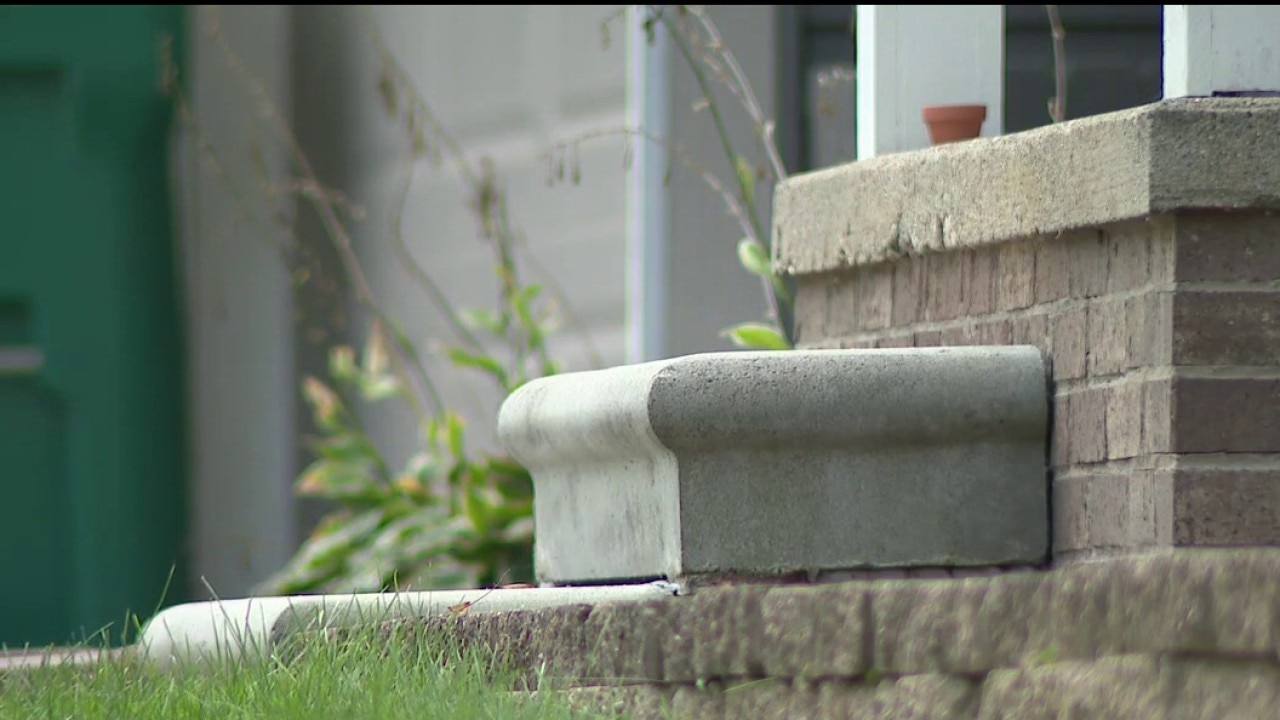 Porch pirates wanted for stealing residential packages