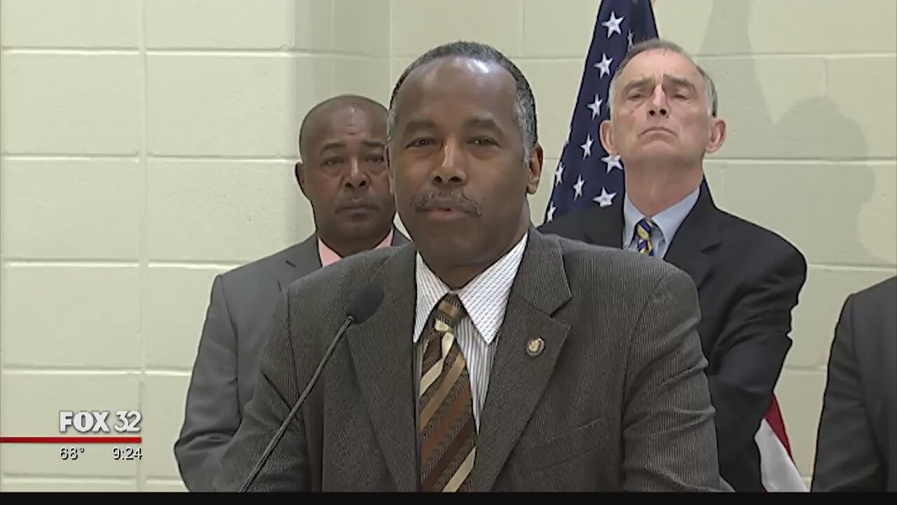 Ben Carson visits lead-troubled East Chicago