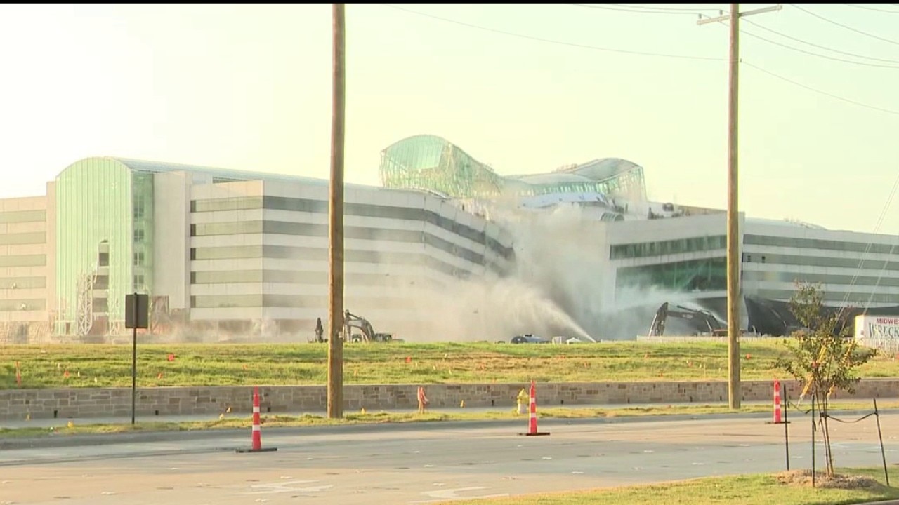 Former EDS Headquarters Imploded in Plano for AT&T Campus