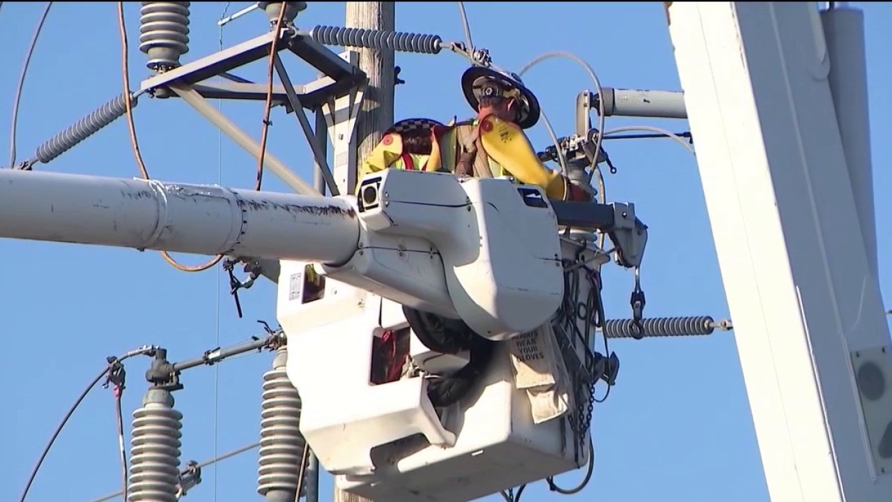 ComEd sends crews to NW Indiana as thousands remain without power