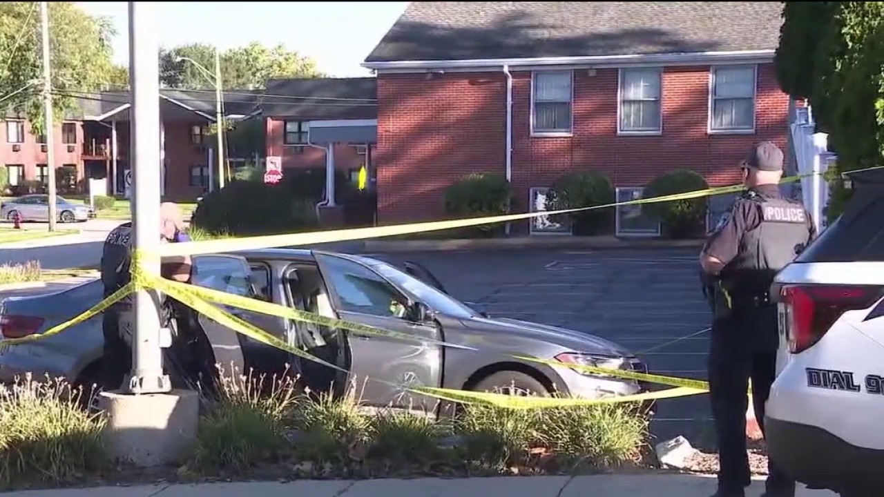 5 dead in apparent murder-suicide at Mundelein home, police say