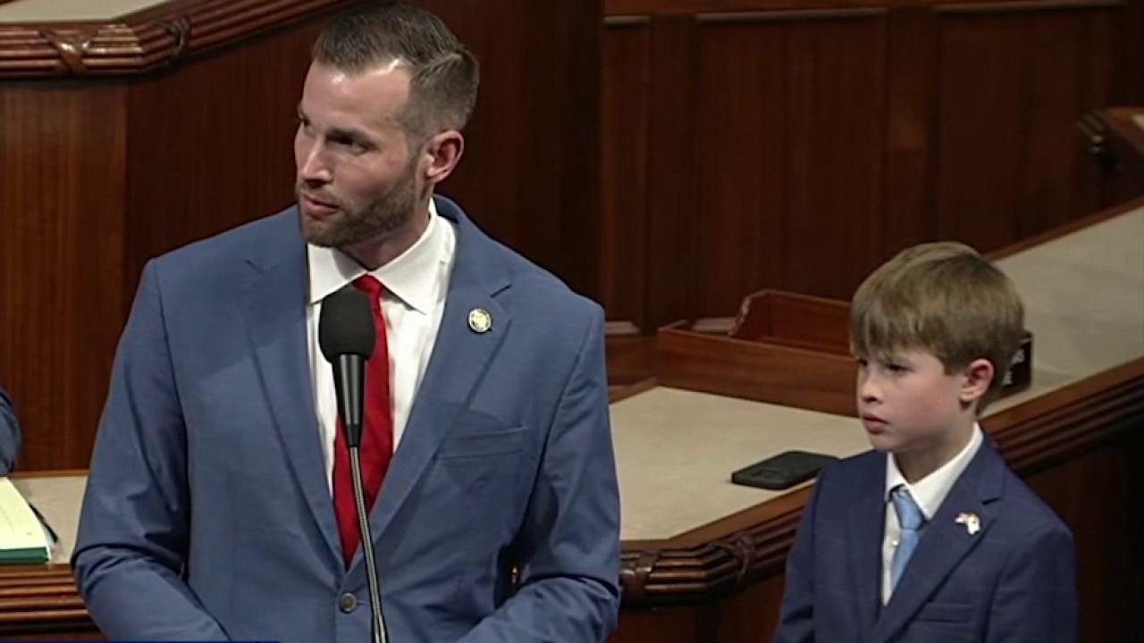 Rep. Clay Fuller sworn into Congress