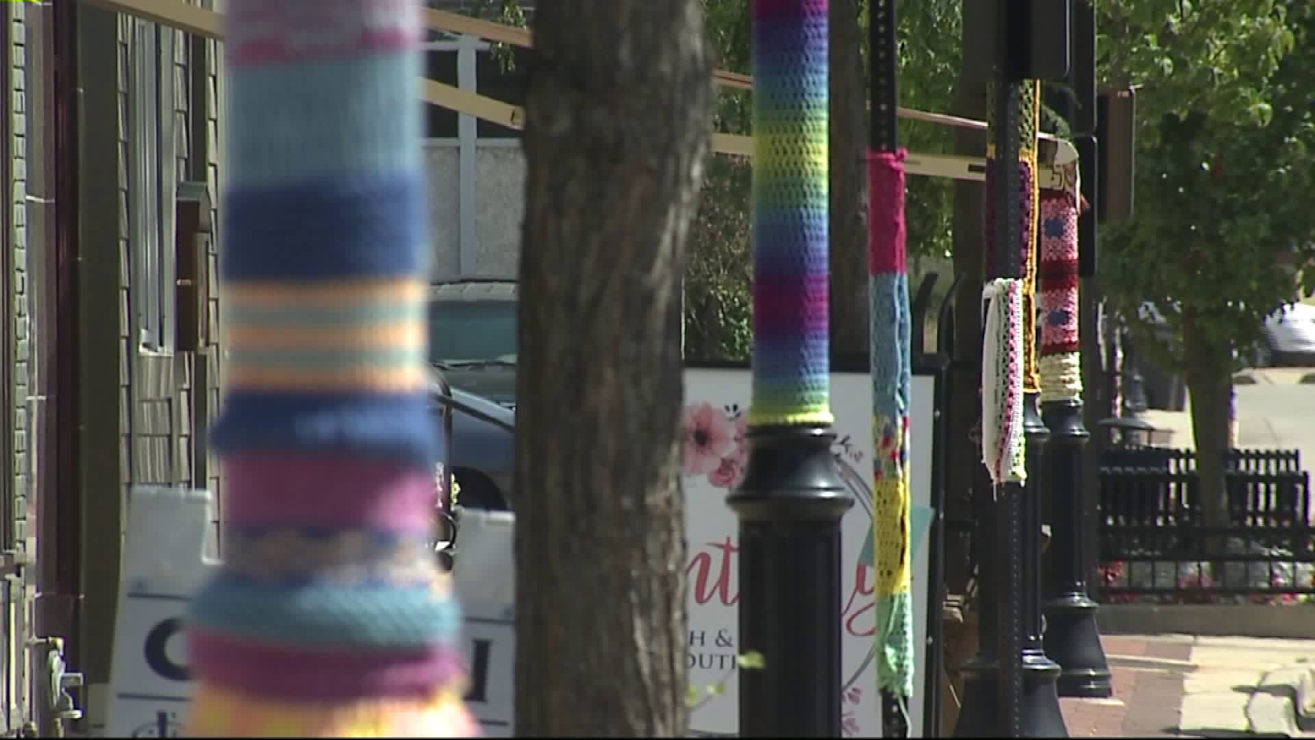 Yarn bombs