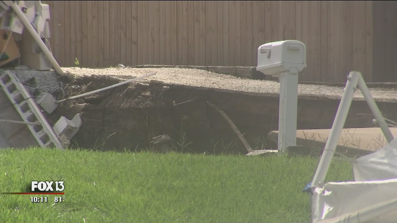 Geologist: Do not ignore signs of sinkholes