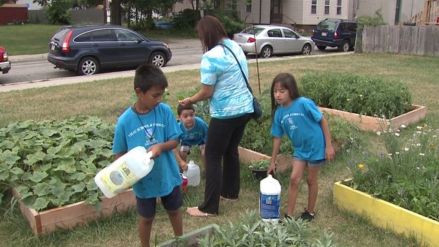 New south side community garden creates special bond between MPS students, neighbors
