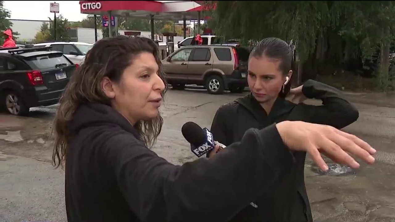 Chicago water main break floods homes