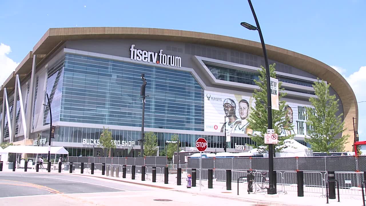 Bucks fans confident despite Giannis injury