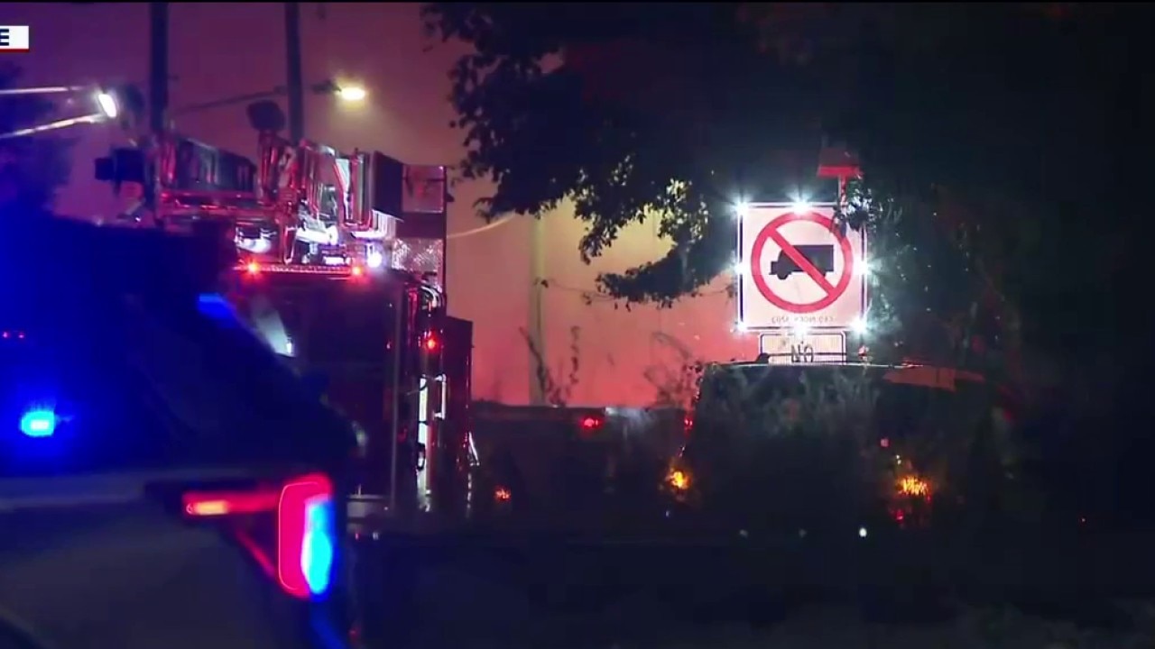 Crews continue to fight South Fulton recycling facility fire