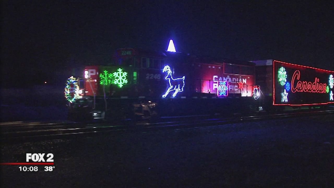 Holiday Train keeps spirits bright, raises money to help those in need