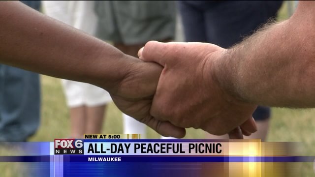 `Peaceful Picnic` welcomes homeless to celebrate 4th of July at Pere Marquette Park