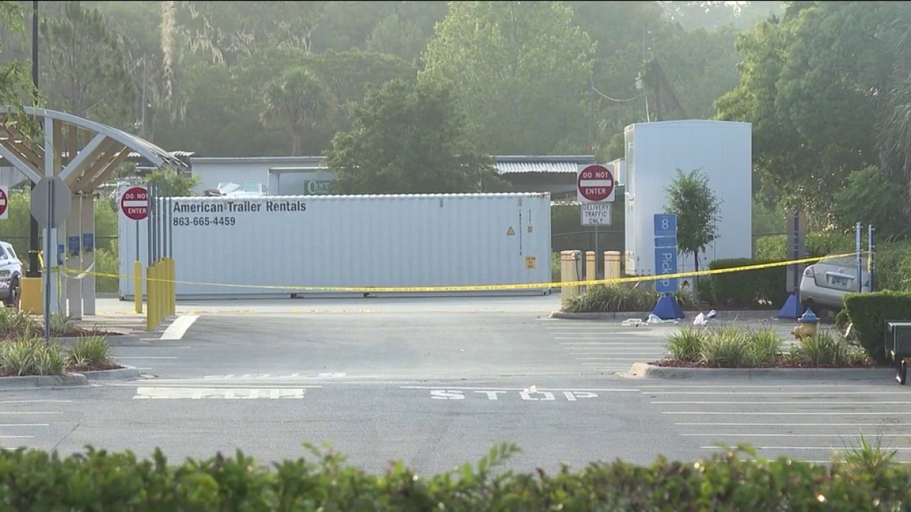 Volusia County Sheriff's Office:   Driver of fleeing vehicle dies after being shot by deputy