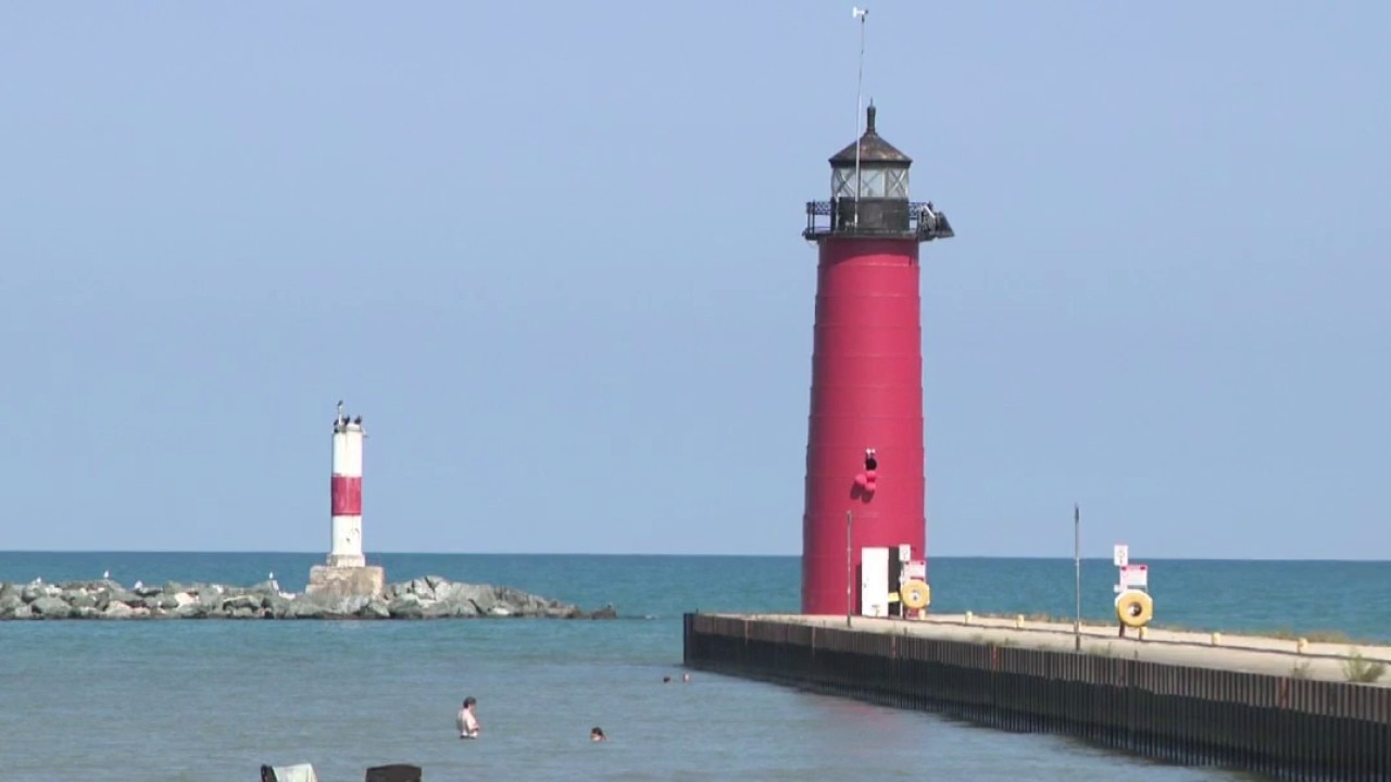 Kenosha lighthouse artist residency gives local painter unique access