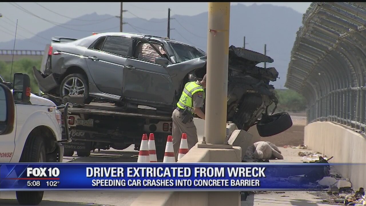 Car crashes into wall along I-10 overpass