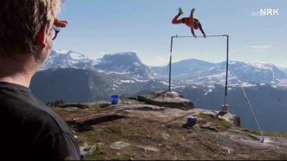 Norweigan base jumper falls off cliff