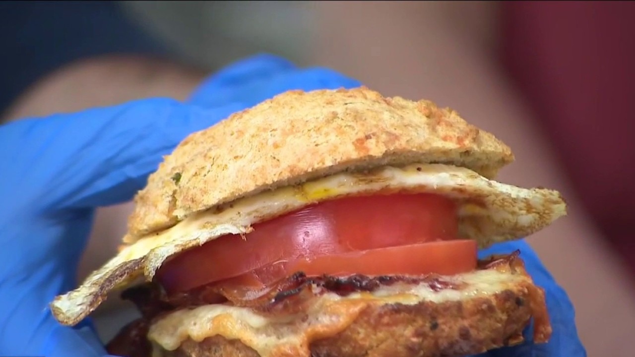 How they knead bread 