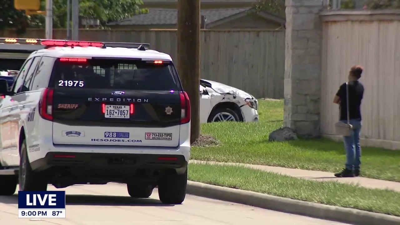 Motorcyclist dies after car crash in Channelview