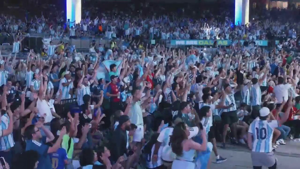 Messi scores World Cup goal No. 19, crowd loves it