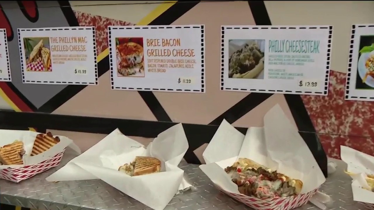 Currywurst Truck visits FOX 13