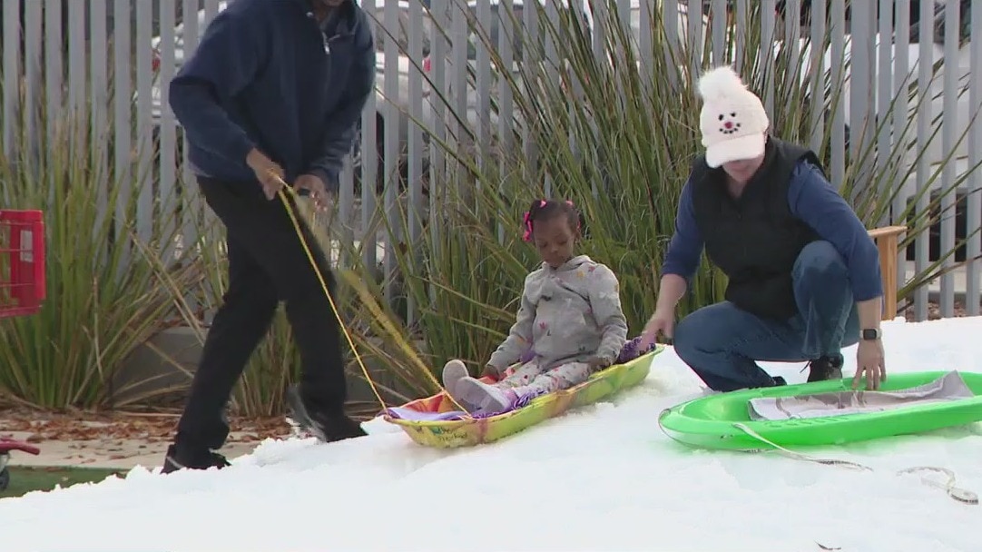 Snow day' delights Phoenix students