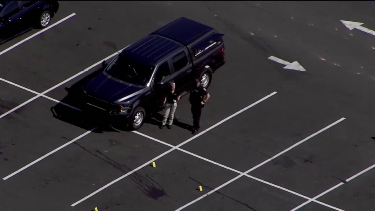 Acworth parking lot fight leaves two stabbed