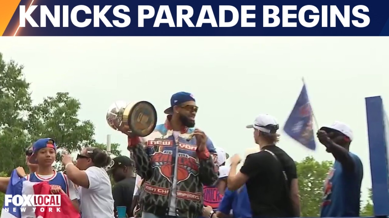 Knicks parade begins: KAT holds trophy, Mitch's truck, Jose Alvarado, more