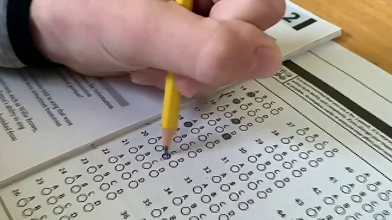 UC considers reinstating standardized testing policies 