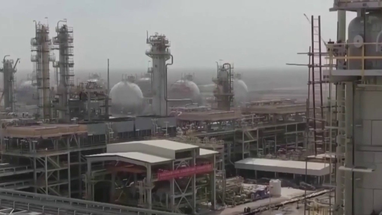 Iran facing forced production cuts as oil storage dries up