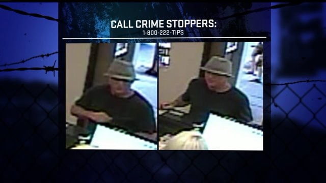 Thief grabs purse at Kucumber Skin Lounge