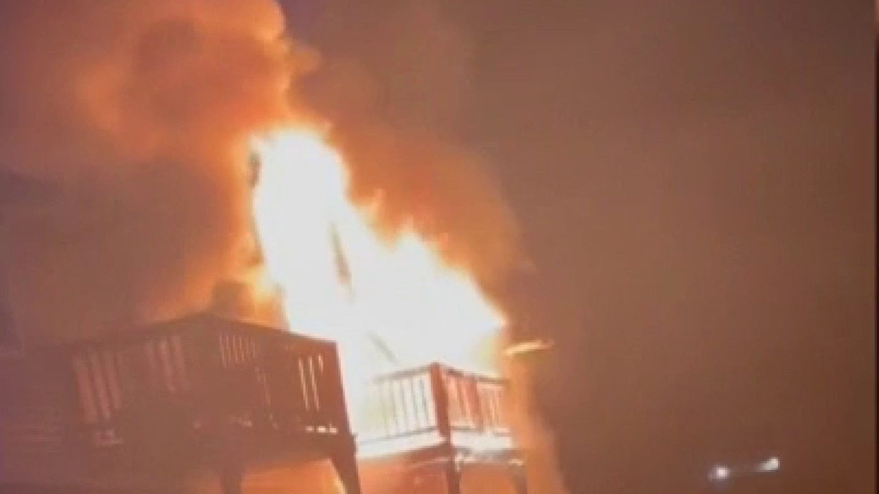 Milwaukee family jumps from burning apartment