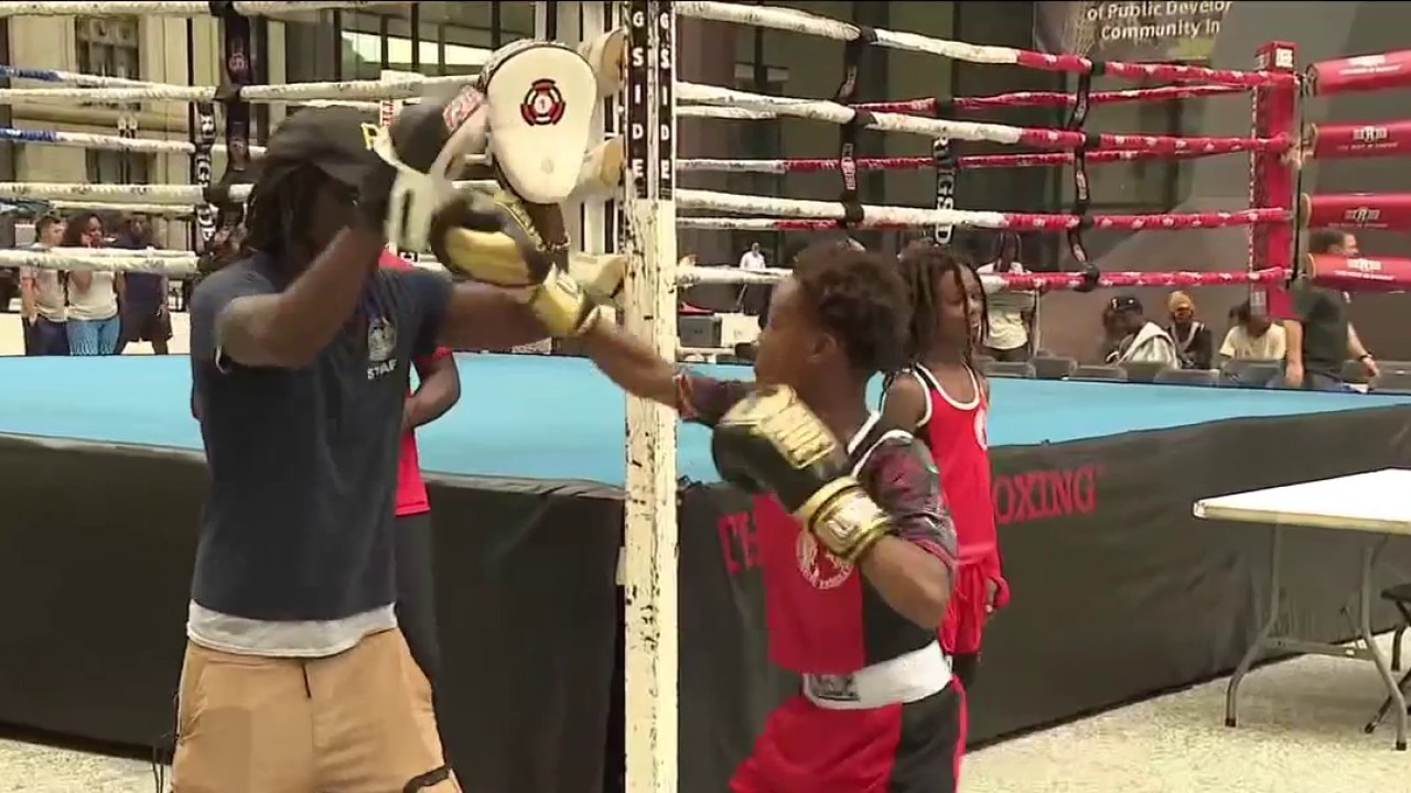 Downtown Chicago boxing showcase provides opportunities for youth talent