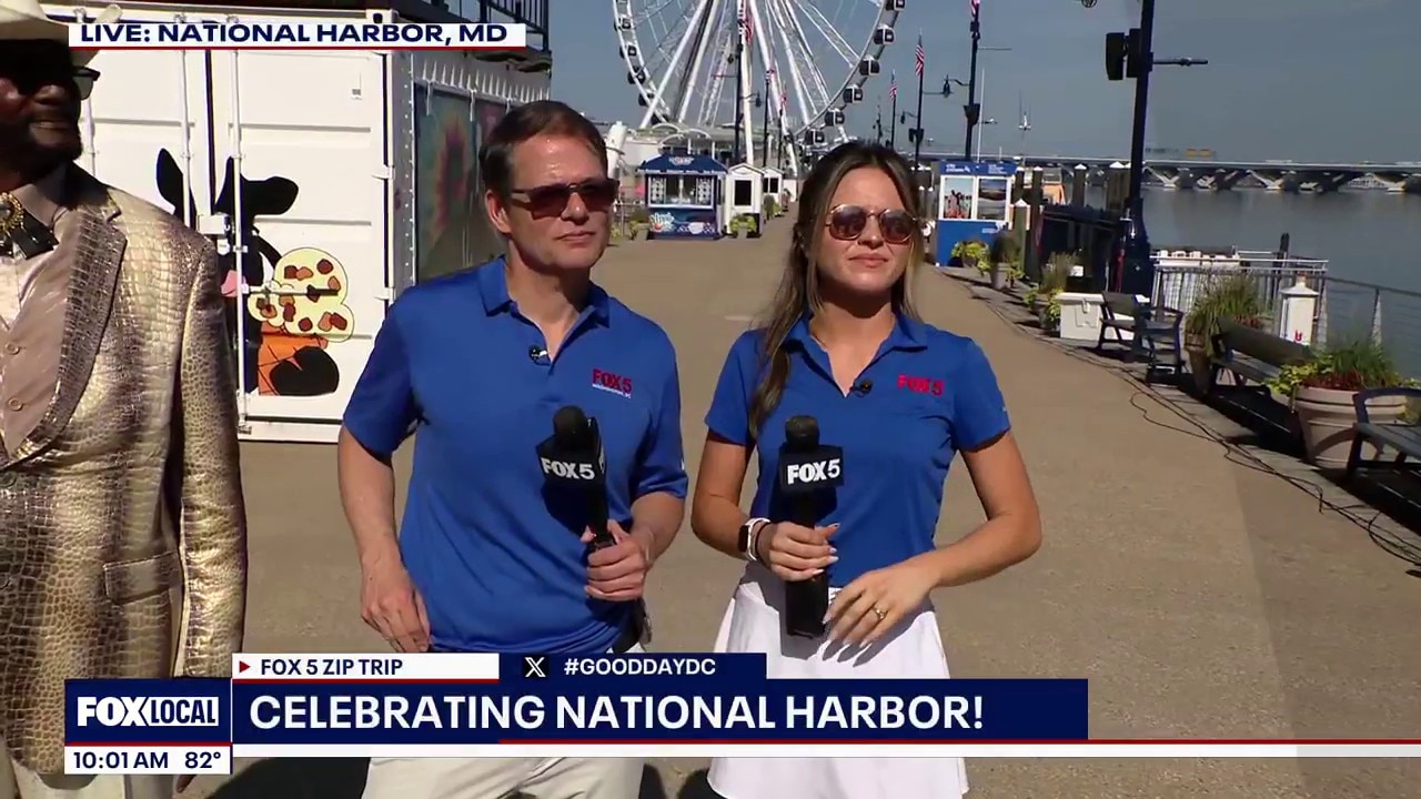 Zip Trip To National Harbor: Chatting with fans
