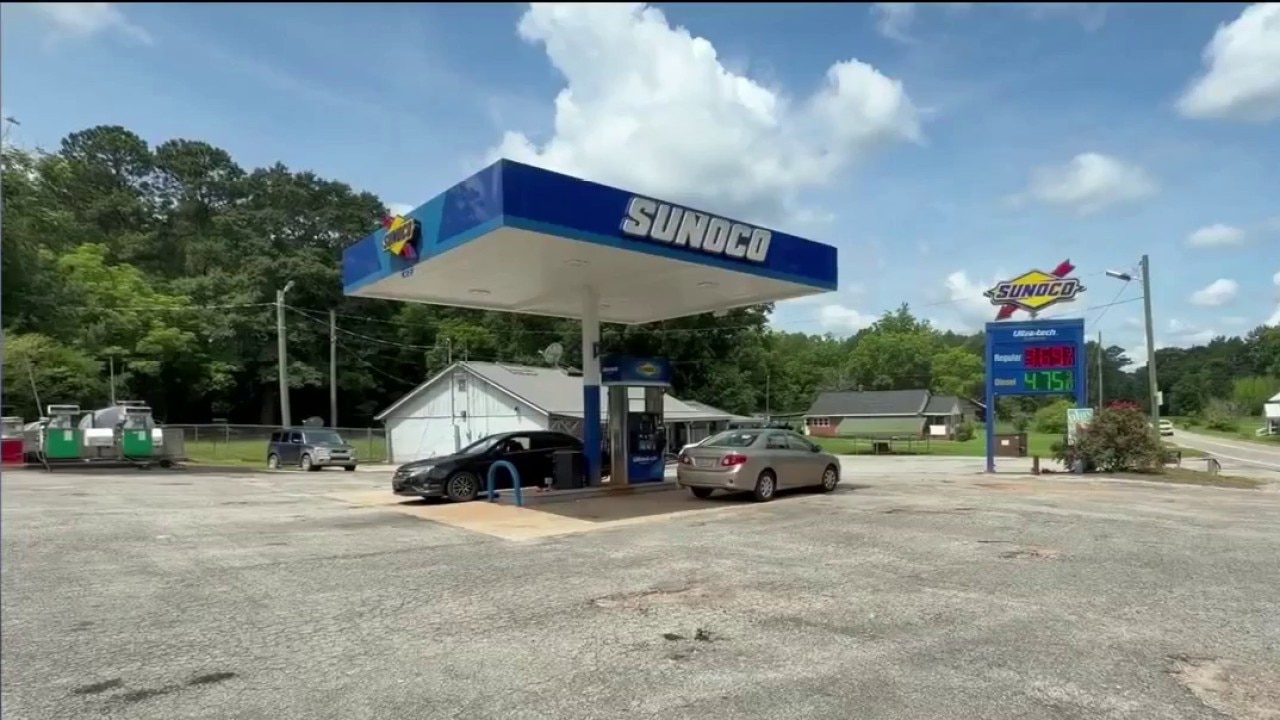 Suspect shoots woman in head inside vehicle