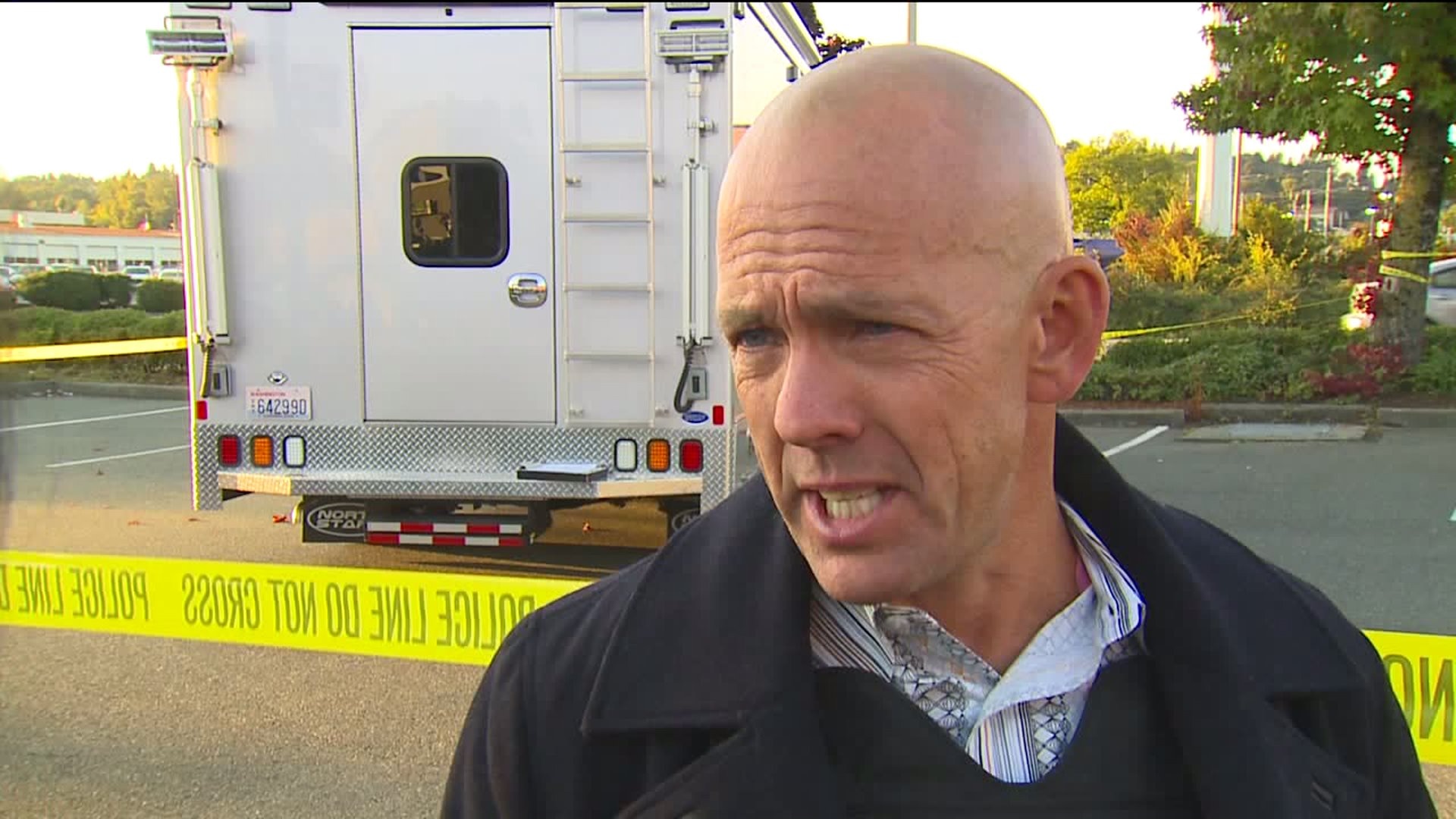 Man hospitalized after Renton shopping center shooting | FOX 13 Seattle