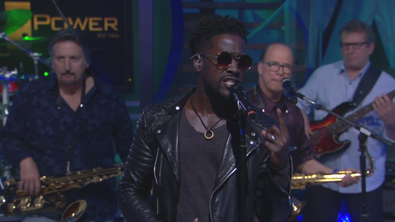 Tower of Power performs 'On the Soul Side of Town'