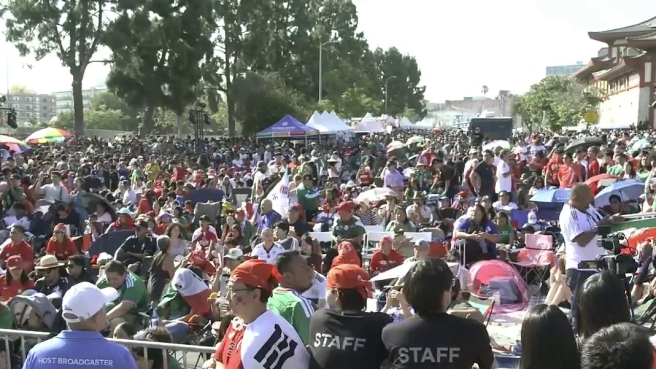 Fans ready for Mexico-South Korea showdown