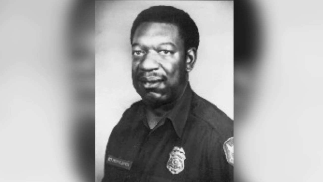 Phoenix remembers Officer John Davis 44 years later