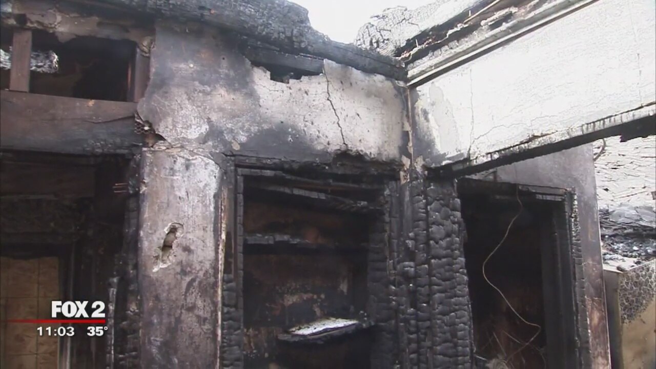 Lincoln Park pastor claims blames slow firefighter response for home burning