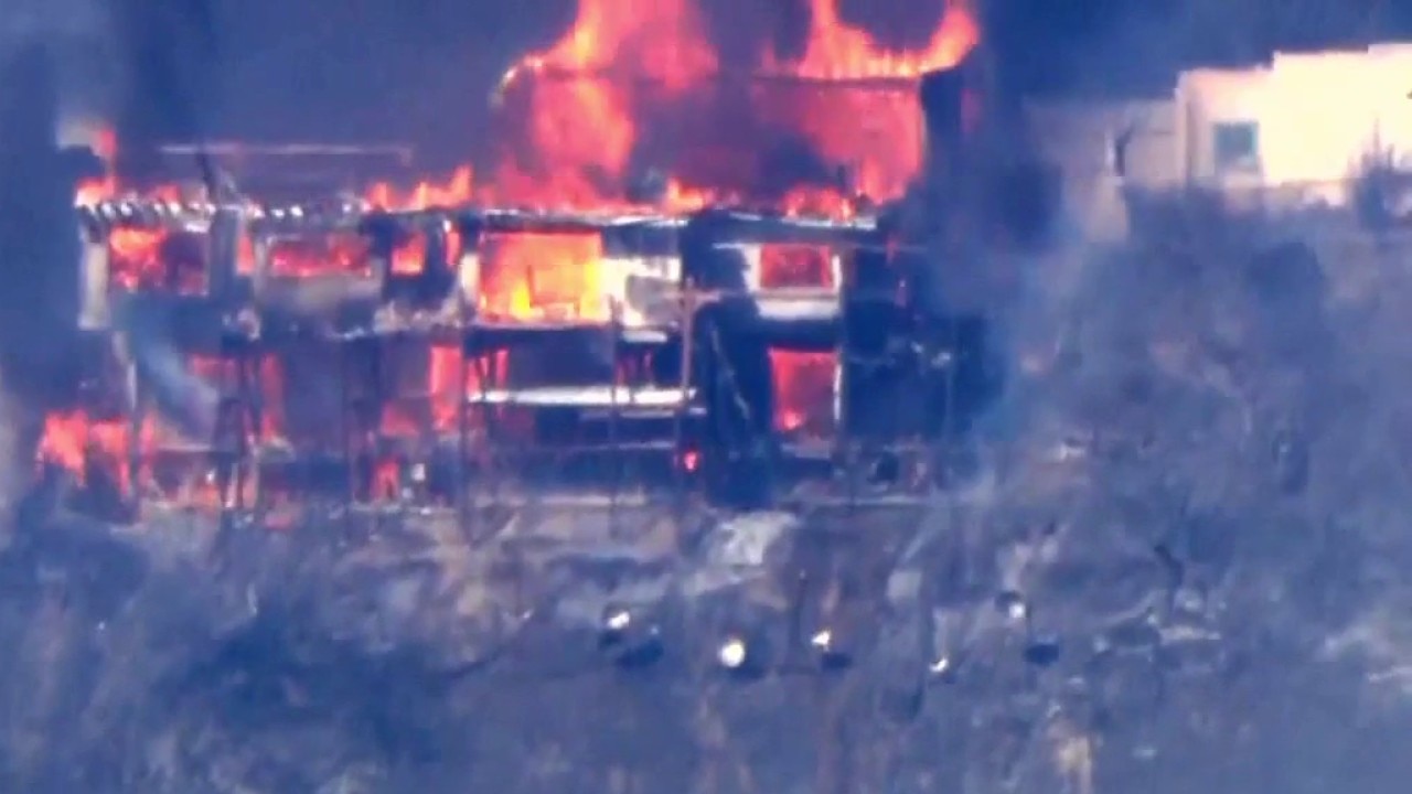 2 homes go up in flames in La Habra Heights