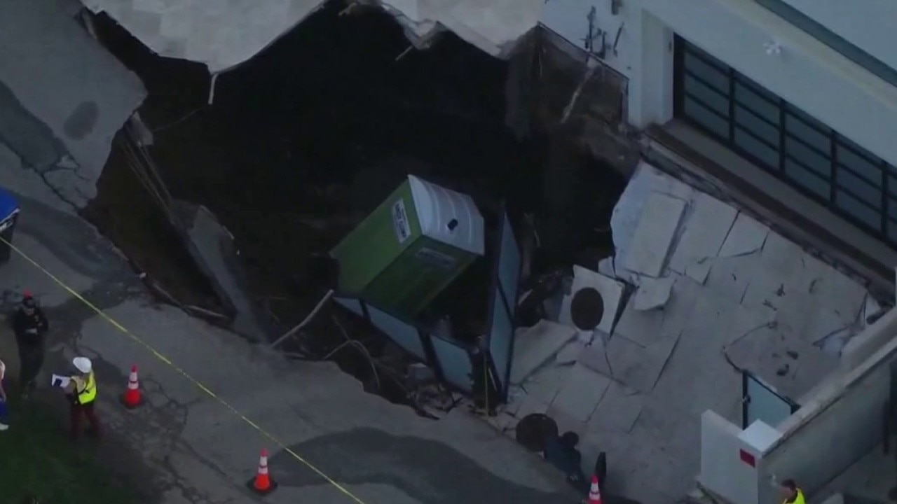 Sinkhole opens at Nicolas Cage's home