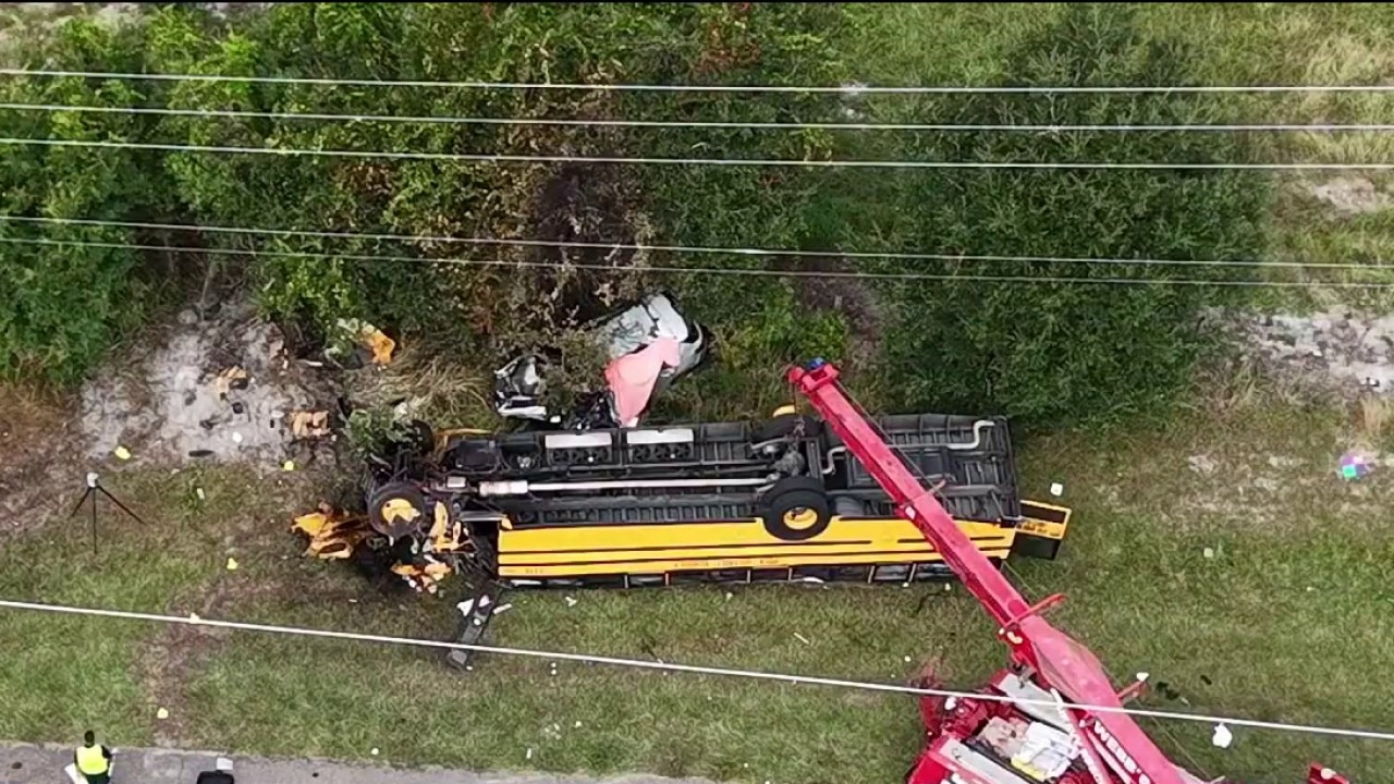 2 killed in school bus crash