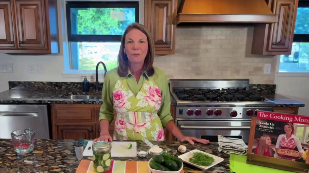 The Cooking Mom: Super quick fridge pickles