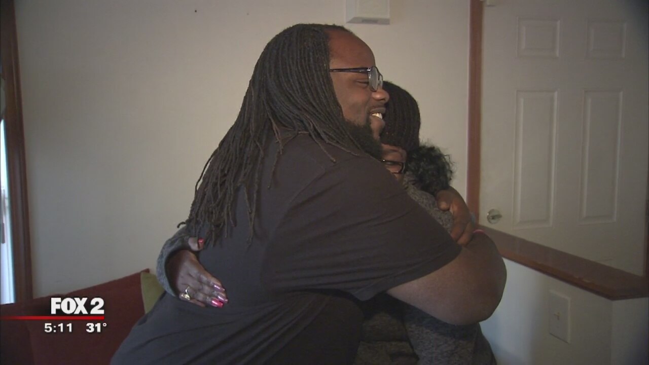 Crash victim reunites with Good Samaritan who helped keep him alive ...