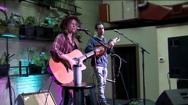 Crystal Bowersox struts her stuff for Studio A