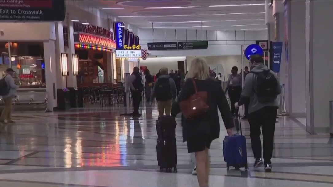 Winter storm threatens holiday travel plans