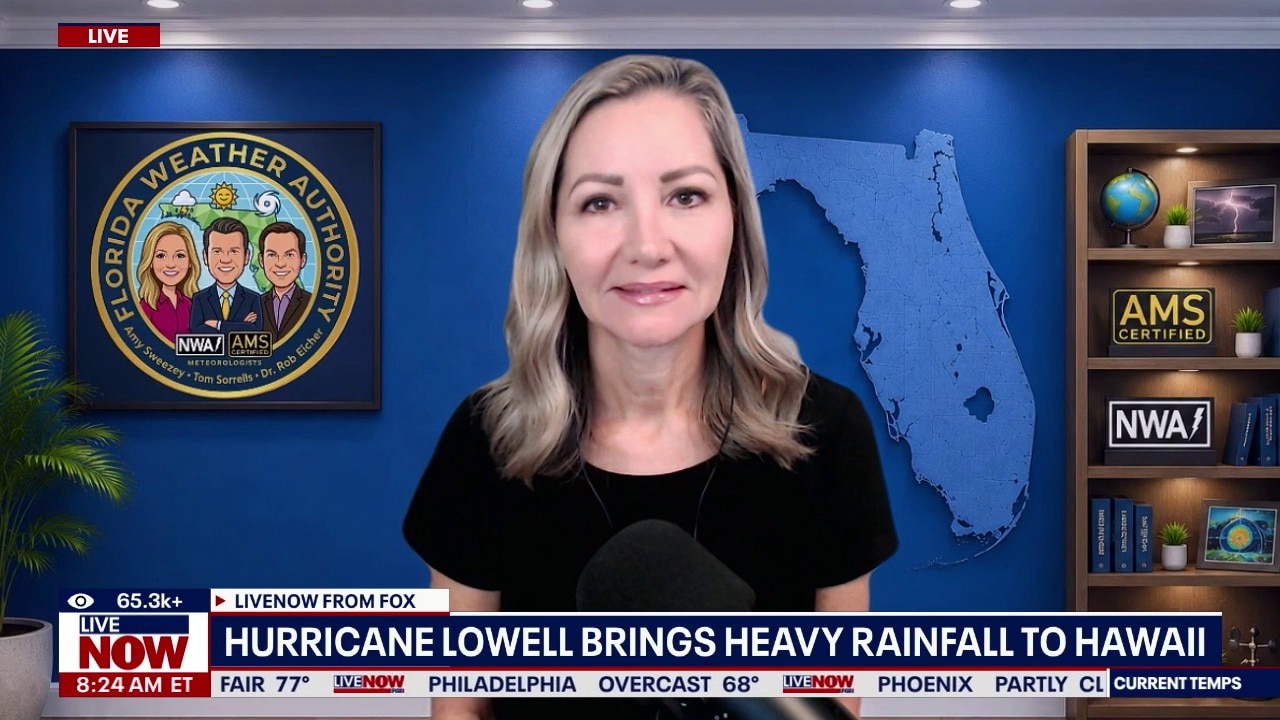 Hurricane Lowell slams Hawaii with flooding rain
