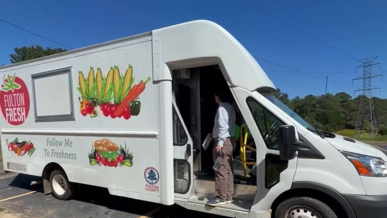 Mobile market provides fresh produce to combat obesity