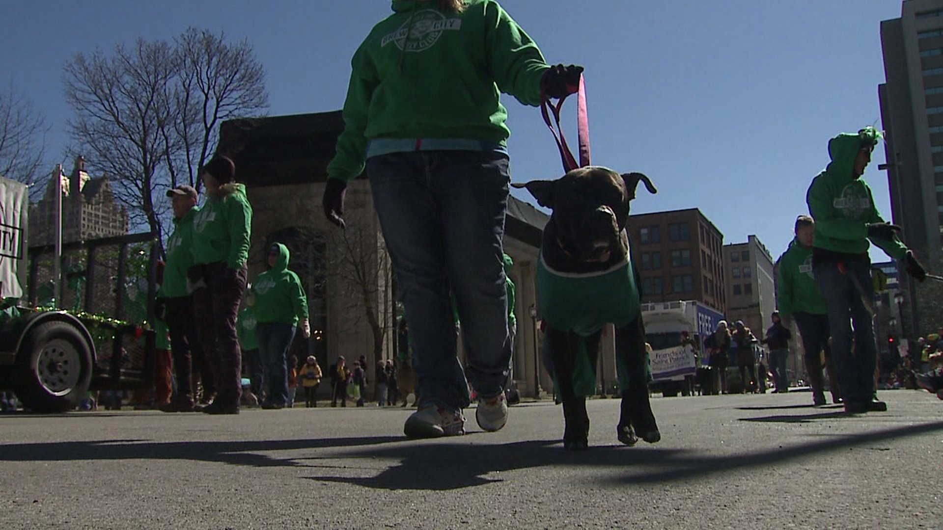 Thousands crowd Milwaukee's downtown streets for annual St. Patrick's parade