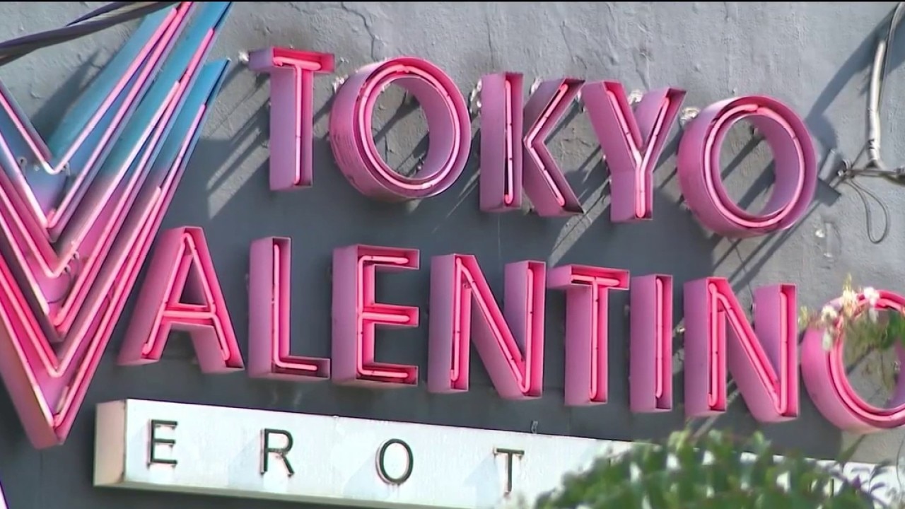 Security guard shoots alleged gunman at Atlanta adult store