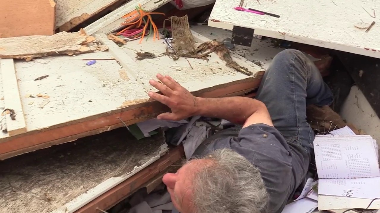 On-camera rescue: Photojournalist tracking tornadoes helps trapped homeowner