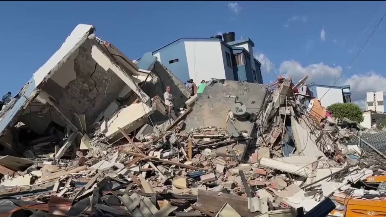 Rescue crews search for survivors in Columbia earthquake